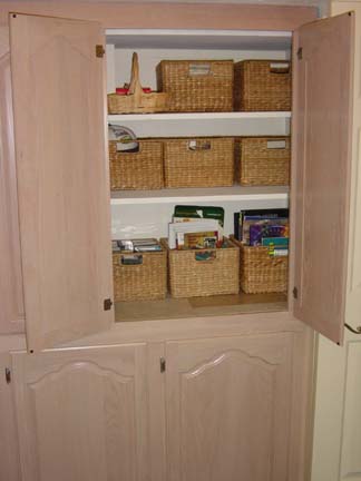 Upper cabinet were designed as two<br />doors covering a single opening.